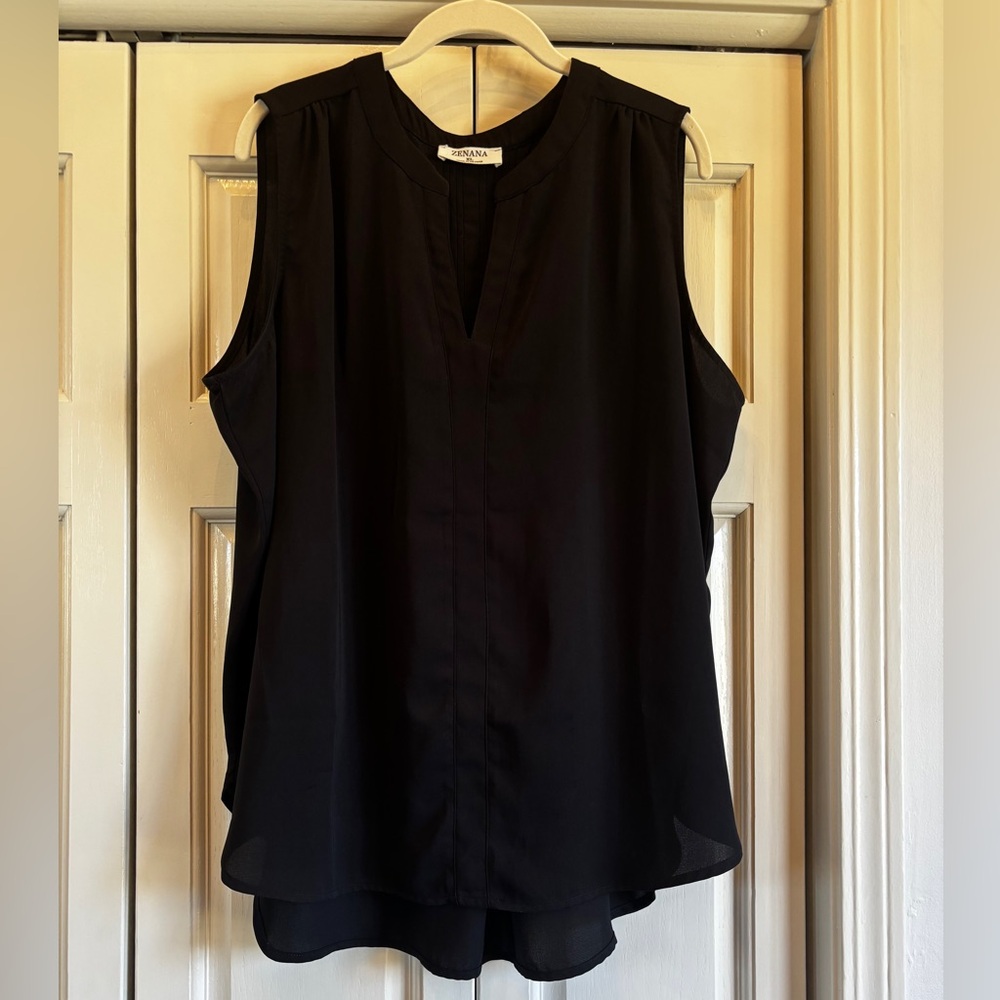 Black Sleeveless Zenana Top, v neck, XL